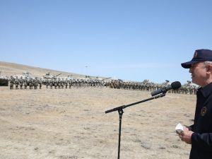Bakan Akar: "Ermenistan’a karşı tüm imkanlarımızla Azerbaycan’ın yanındayız"