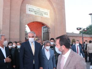 Bakan Ersoy: “Aramızdaki birlik, beraberlik ve kardeşlik bunun teminatı, tarihimiz ise en net kanıtıdır"