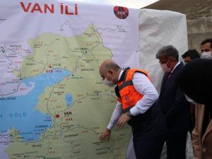 Bakan Karaismailoğlu: “Mühendislik açısından dünyanın gıptayla baktığı projeleri yapıyoruz”