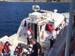 Sağlık ekipleri denizde tur teknesinde düşen İngiliz turiste 10 dakikada ulaştı