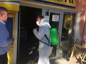 Dumlupınar’da kamu kurumları dezenfekte edildi