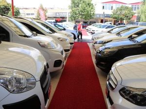 Oto galericiler yetki belgesi almaya çalışıyor