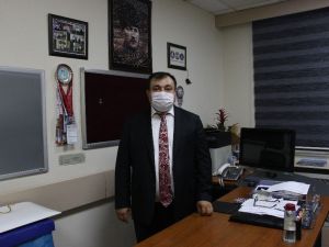 Bilim Kurulu Üyesi Demircan: “Bütün Türkiye futbol takımı kaptanı olmuş, maske herkesin pazı bandında”