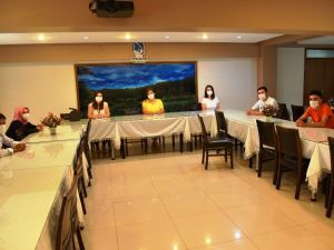 Yunusemre işçi ve işveren arasında köprü kuruyor