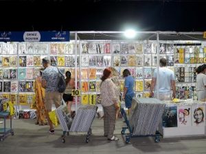 Kuşadası Kitap Fuarı devam ediyor