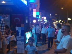 Kuşadası’nda bar ve kafelere denetleme