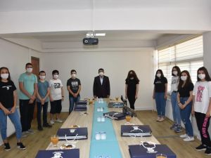 Başkan Çelik, ŞEGEM’in başarılı öğrencilerini ödüllendirdi