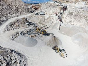 Mermer atıklarından asfalt malzemesi üretiliyor