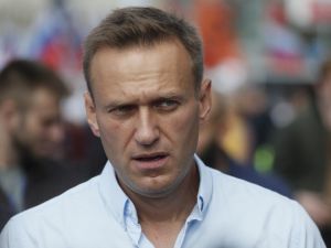 Charite Hastanesi: "Rus muhalif lider Navalny zehirlenme belirtileri gösteriyor"