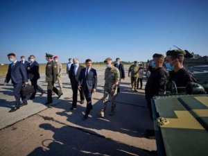 Ukrayna, Bağımsızlık Günü’nde çatışma bölgesine 132 adet tank ve zırhlı araç gönderiyor