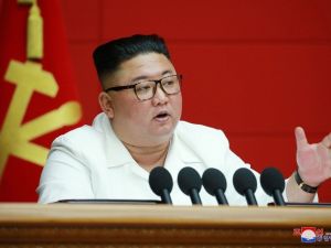 Kuzey Kore lideri, yetkileri devrettiği iddialarının ardından ortaya çıktı