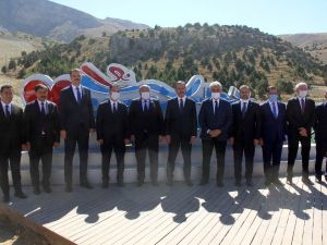 Bakan Kasapoğlu, Ergan Dağı’nda incelemede bulundu