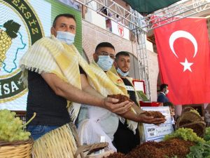 Bakanın açıkladığı kuru üzüm fiyatı üreticiyi sevindirdi