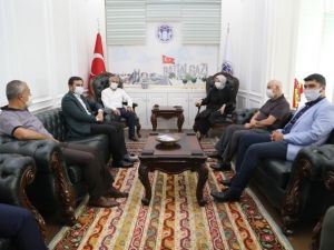 Miletvekili Yıldız Malatyalı gençleri bulaşacak