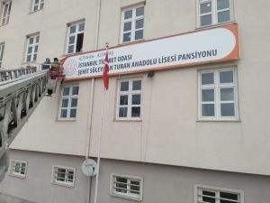 Altıntaş’ta tüm okullarda tabelalar değişti