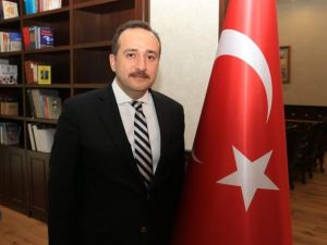 Milletvekili Ağar," DHKP-C’li katillerinin fotoğrafını binasına asanlar da haindir, alçaktır’