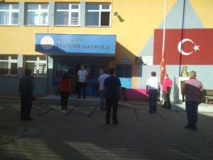 Selendi’de uzaktan eğitimli ders zili çaldı