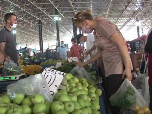 Semt pazarında fiyatlar satıcı için uygun, vatandaş için pahalı