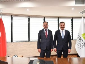 Bakan Kasapoğlu Balıkesir’e müjdelerle geldi