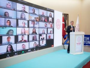 Bakan Selçuk: “Salgın döneminde özellikle çevrimiçi eğitimler düzenleyerek 896 bin öğretmenimizin bireysel gelişimine katkı sağladık”