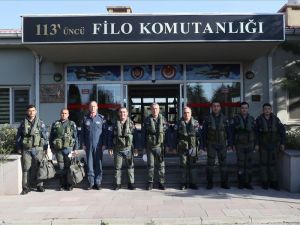 Bakan Akar’dan Ege’de uçuş
