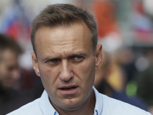 Rus muhalif lider Navalny 2 ayrı davadan ceza aldı