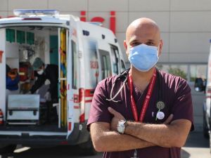 Bilim Kurulu Üyesi Kayıpmaz: “20 ile 40 yaş arasındakiler, 100 vakanın 40’ını oluşturuyor”