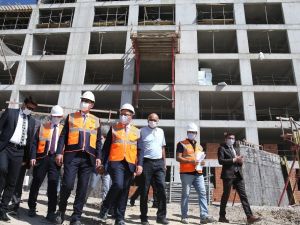 Bakanlar Kasapoğlu ve Kurum yurt inşaatında incelemede bulundu
