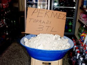 Sarıgöl’de pekmez toprağı satışları hareketlendi
