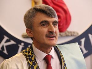 Rektör Kazım Uysal: "Uzaktan eğitim bizim için bir zorunluluktu"