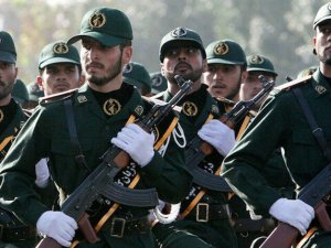 İran Devrim Muhafızları’ndan Bahreyn’e tehdit