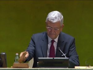 Volkan Bozkır, BM Genel Kurulu Başkanlığı görevini devraldı