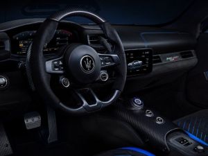 İtalyan otomotiv markası yeni spor otomobili tanıttı