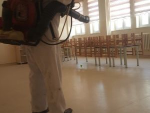 Sincan’da yüz yüze eğitim öncesi okullar detaylı şekilde dezenfekte ediliyor