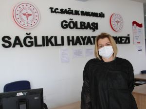 Sağlık çalışanı korona virüsü yendikten sonra cepheye geri döndü