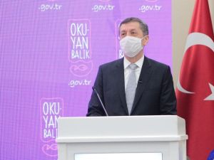 Bakan Selçuk, “Okuyan Balık” Sesli Elektronik Kütüphanesini tanıttı