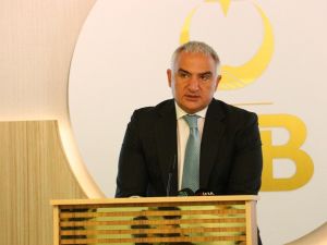 Bakan Ersoy: “Türk diasporasının yeni nesillerini asimilasyondan korumak ve anavatanla bağlarını güçlendirmek bütüncül bir strateji ile mümkündür”