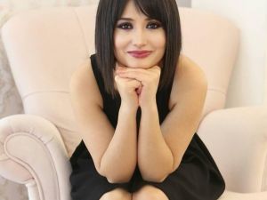 Nova Sposa tasarımcısı Derya Demir: “Gösterişli gelinliklerin yerini özgür modeller aldı”