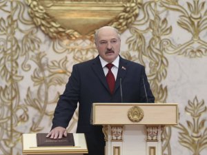 Belarus lideri Lukaşenko yemin töreninde meydan okudu