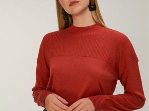 Kadın modasında sezonun klasikleri görücüye çıktı