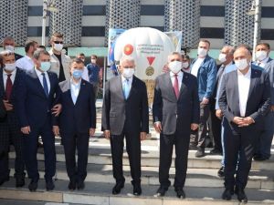 Son Başbakan Binali Yıldırım, Şanlıurfa Büyükşehir Belediyesini ziyaret etti
