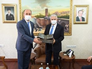 Binali Yıldırım Şanlıurfa Valiliğini ziyaret etti