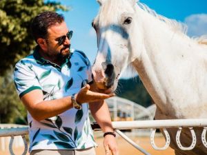 İşadamlığını bırakıp müzisyen olmayı seçti