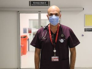 Bilim Kurulu Üyesi Kayıpmaz uyardı: “Zatürre ve grip aşısı sizi Covid-19’un yaptığı zatürreden korumaz”