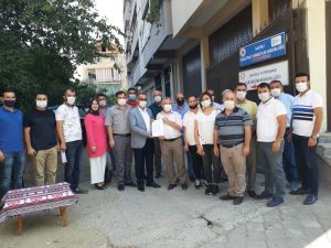 Salihli AK Parti İlçe Başkanı Dinç mazbatasını aldı