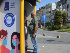 Kuşadalılar ve tatilciler maskematikden bir ayda 9 bin 853 maske satın aldı
