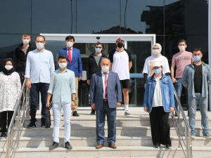 Teknofest’e katılacak öğrenciler yolcu edildi