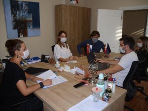 Kuşadası’nda yaşayan otizmli bireylerin ailelerine uzaktan eğitim desteği