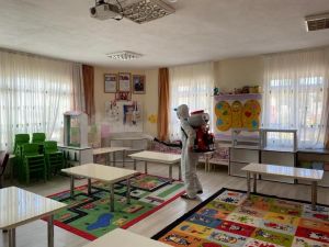 Kuşadası’ndaki okullarda dezenfeksiyon işlemi sürüyor