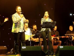 Afyonkarahisar’da ilk defa düzenlenen ‘arabada konsere’ ilgi yoğun oldu